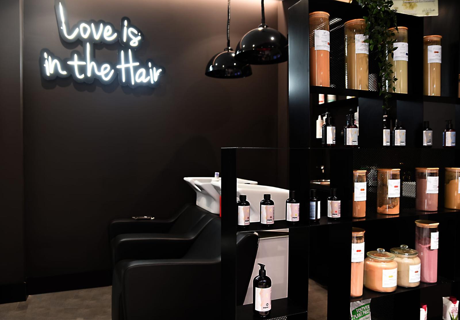 Styling area in the GA Rome salon